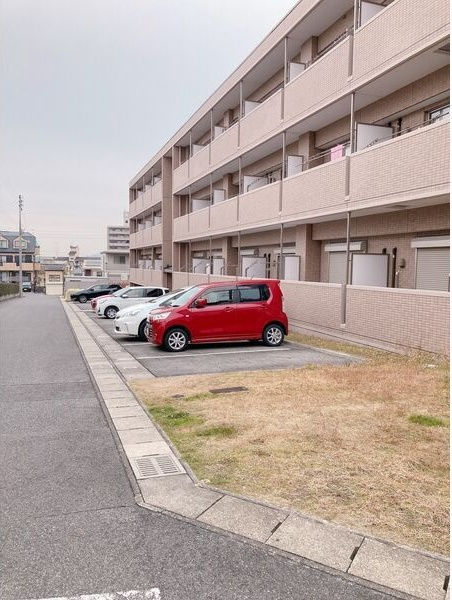 パークアベニューティリェツの駐車場