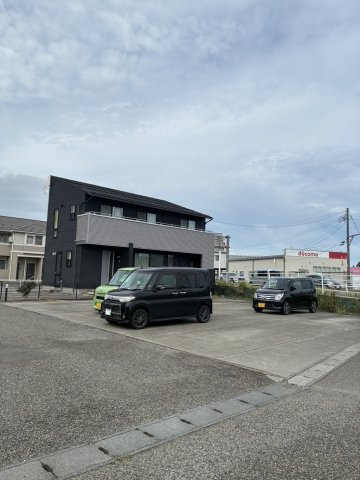 ロンチ・クワトロの駐車場