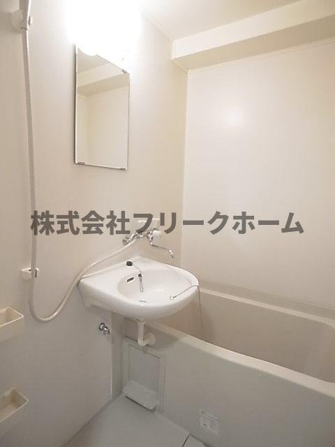 武蔵野市中町２丁目の賃貸マンションの浴室