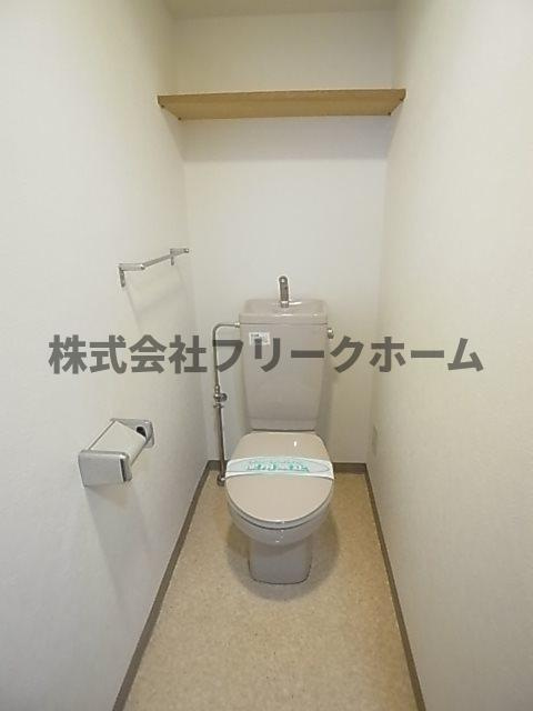 武蔵野市中町２丁目の賃貸マンションのトイレ