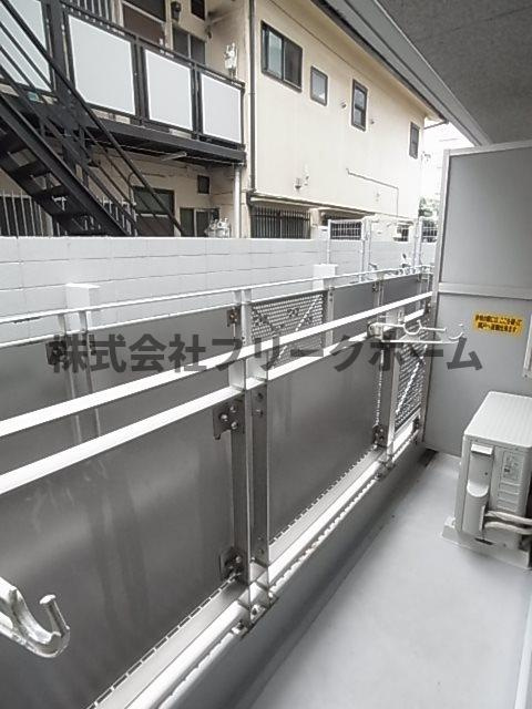 武蔵野市中町２丁目の賃貸マンションのバルコニー