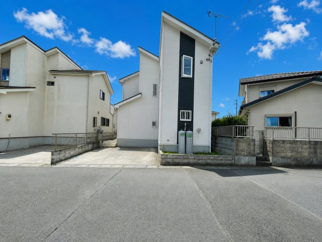 ひたちなか市稲田１丁目　中古戸建の外観|※画像の一部はAIを用いて加工・編集しています。実際の状況と異なる場合がありますので、ご了承下さい。