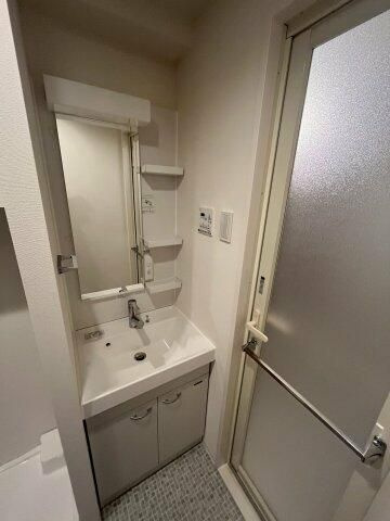 ＧＥＮＯＶＩＡ西川口Ⅲの洗面所
