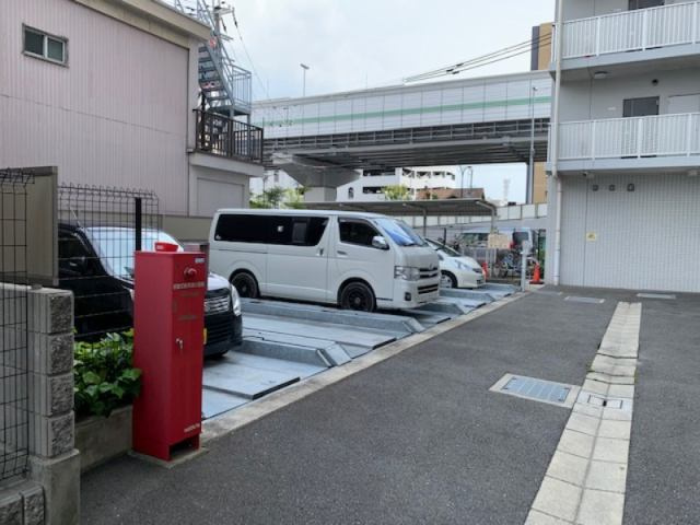 【駐車場】 | グランシス高井田