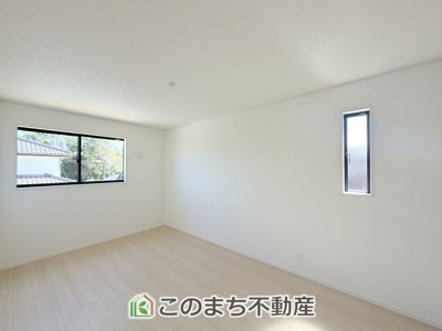 【洋室】 | つくば市高見原第17 | 二面採光の明るい室内が好印象☆