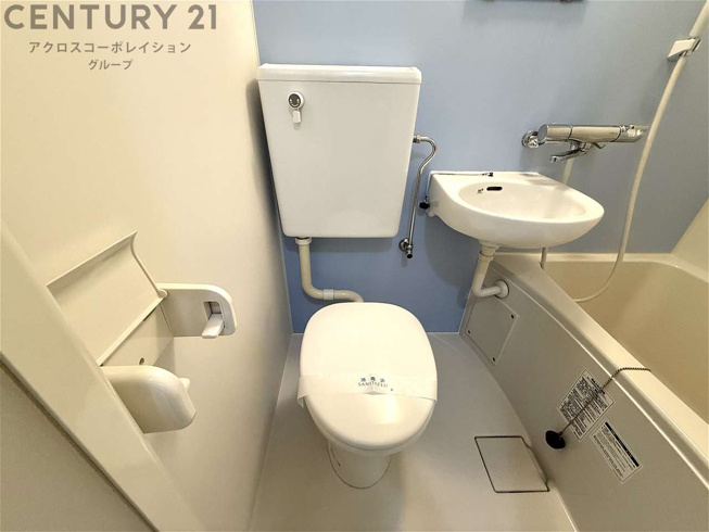 浴室内にトイレがあります☆