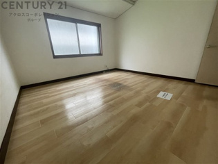 大社町テラスハウスの洋室