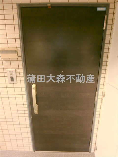 ドゥーエ蒲田の玄関