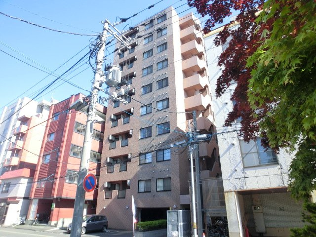 アバンサール