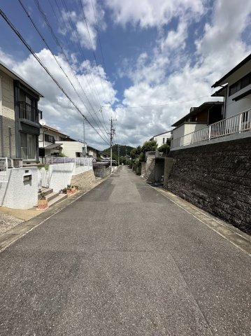 中古住宅　岩井の前面道路含む現地写真
