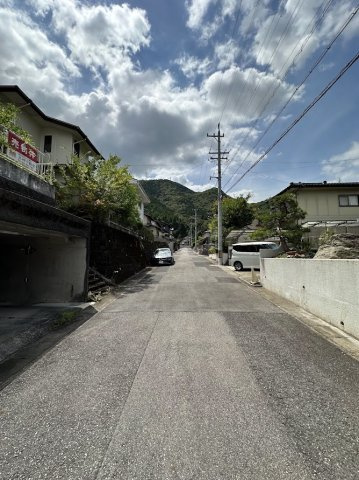 中古住宅　岩井の前面道路含む現地写真