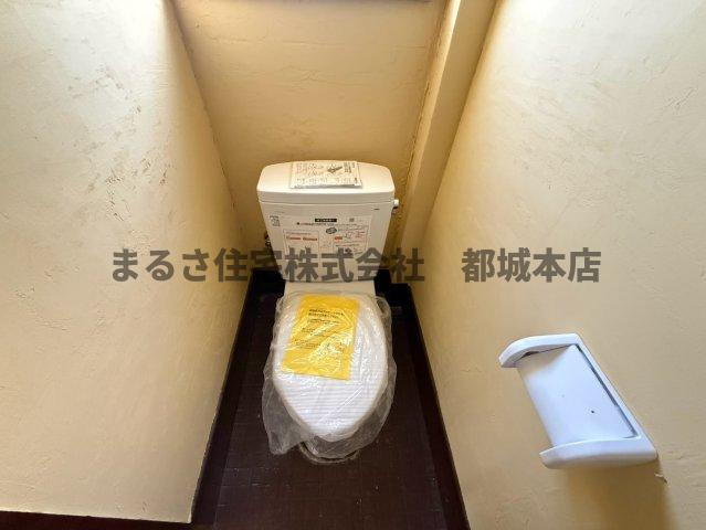 都城市大岩田町の店舗のトイレ