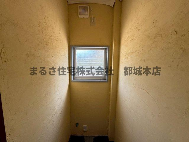 都城市大岩田町の店舗の内装