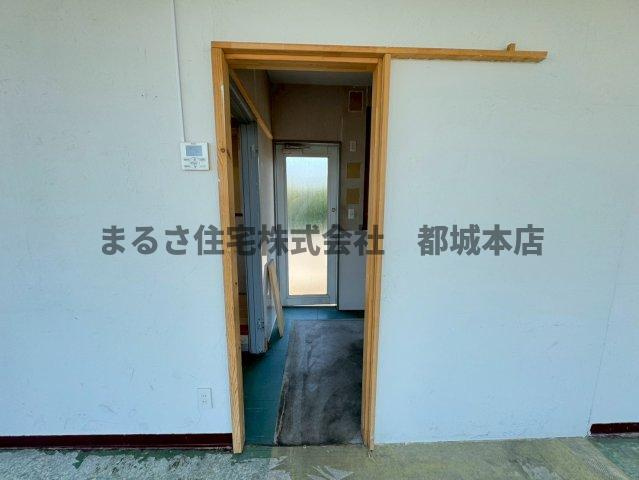 都城市大岩田町の店舗の内装