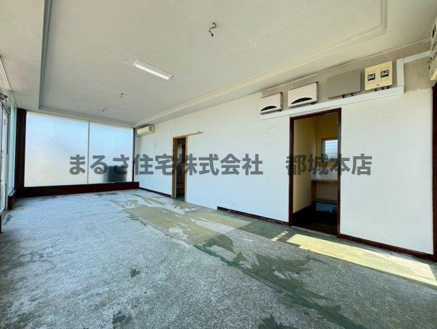 都城市大岩田町の店舗のロビー