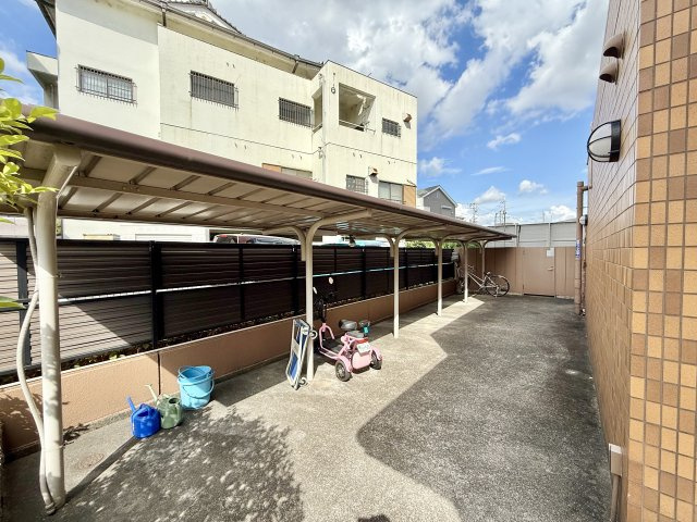 ライオンズマンション左京山第参の駐輪場