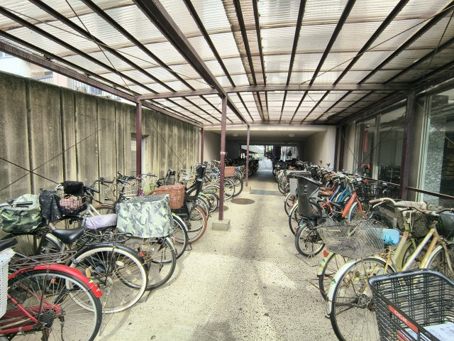 旭コーポB棟の駐輪場
