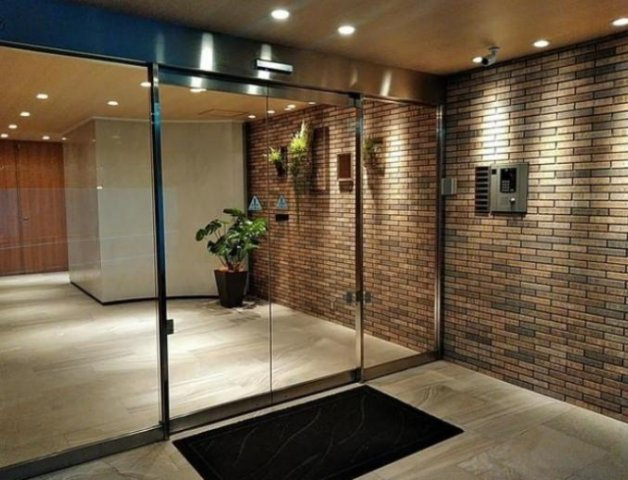 六本木コートのエントランス