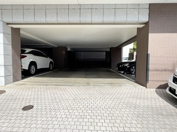 ARKAS良覚院の駐車場