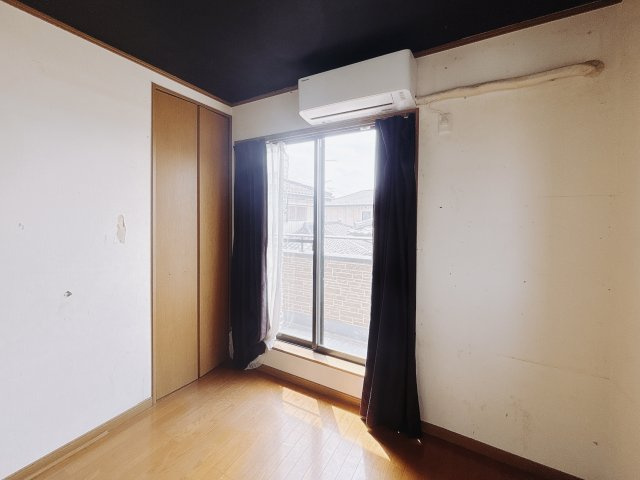 【中古戸建】深谷市上野台の洋室|■洋室｜2階各居室には収納をご用意しています♪常にお部屋を綺麗に保てます！小さなお子様も自然とお片付けができるようになるのでうれしいですよね！