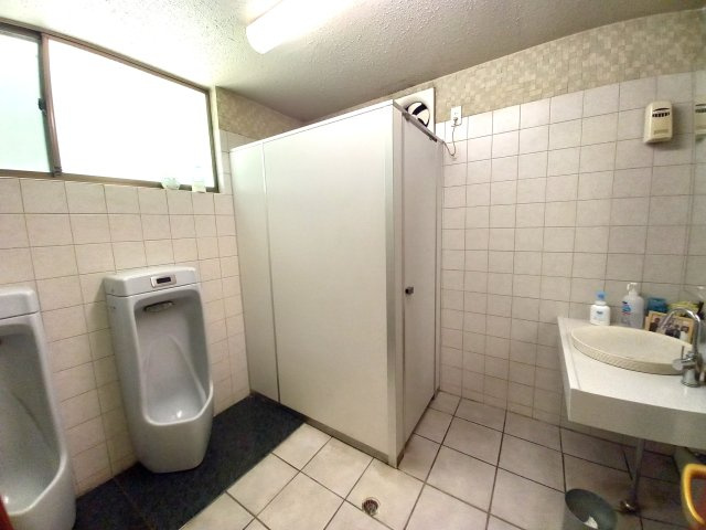那須町店舗　宴会場付き飲食店のトイレ|男子トイレ