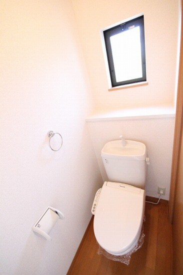 アビタシオン竹ノ山A・Bのトイレ|落ち着いたトイレです