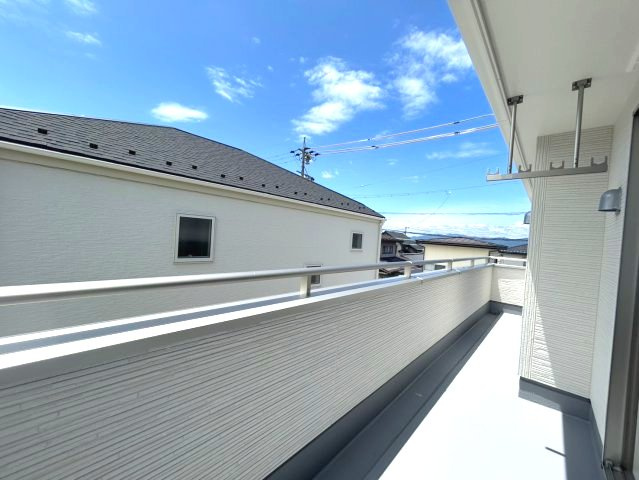 新築戸建　須坂市小河原　全2棟のバルコニー