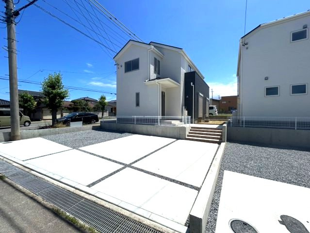 新築戸建　須坂市小河原　全2棟の駐車場|並列３台以上可能です