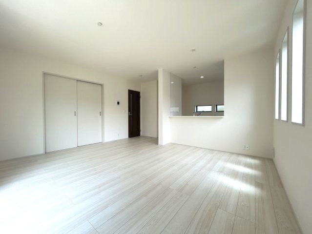 新築戸建　須坂市小河原　全2棟の居間・リビング