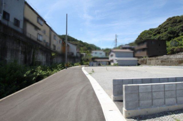針木南　建築条件なし　売土地　A号地　（全5区画）の前面道路含む現地写真|【一方】南側　幅　4.5ｍ　接道　8.2ｍ　公道