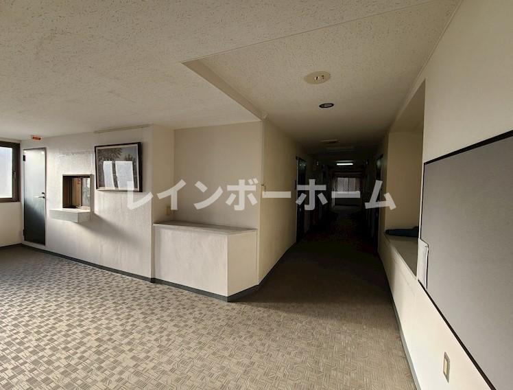 ラポール南浦和のロビー