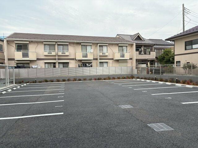 ＧＥＮＯＶＩＡ谷塚の駐車場