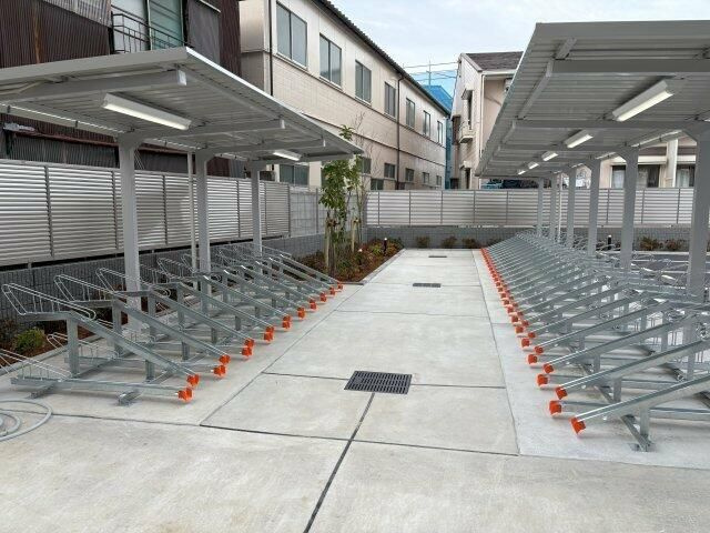 ＧＥＮＯＶＩＡ谷塚の駐車場