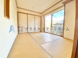 【和室】 | 北区花山中尾台　戸建 | 暖かい和室♪廊下が暗くならないように明り取りの窓が付いています♪
