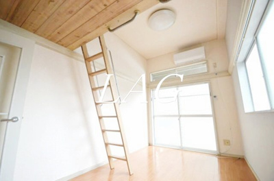 【居間・リビング】 | メゾンみやはら | 洋室のお部屋です。