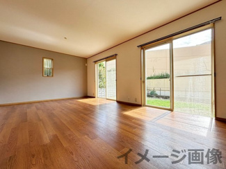 【居間・リビング】 | 豊中市東豊中町4丁目貸家
