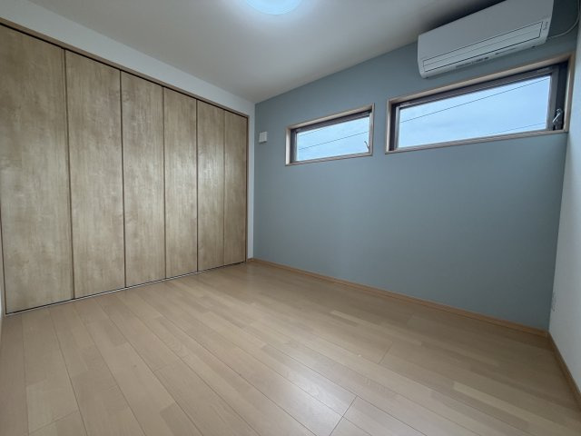 スプリング沖田の洋室