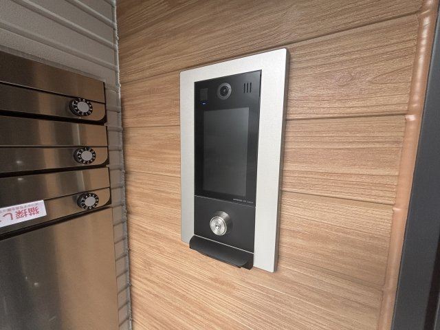 CASA出屋敷駅前のエントランス
