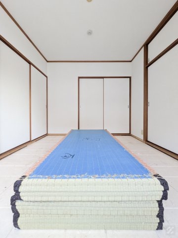新愛ビルの和室