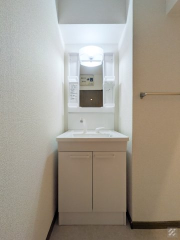 新愛ビルの独立洗面台