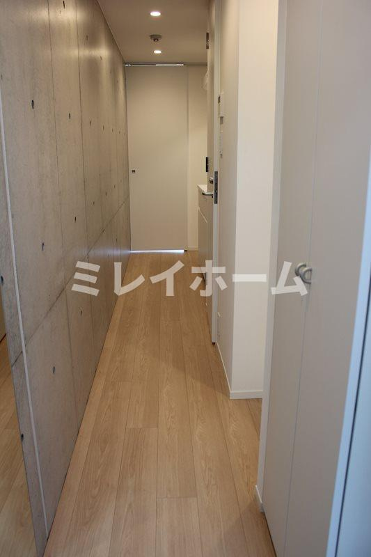 ZOOM目黒かむろ坂の玄関
