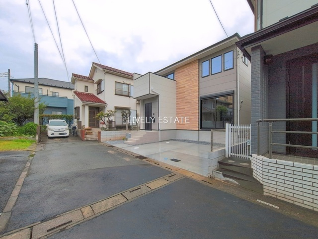草加市西町 新築分譲住宅の前面道路含む現地写真