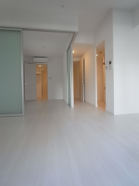 S-RESIDENCE神戸磯上通の居間・リビング