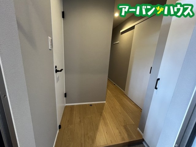 REGALEST 伊島Ⅱの玄関