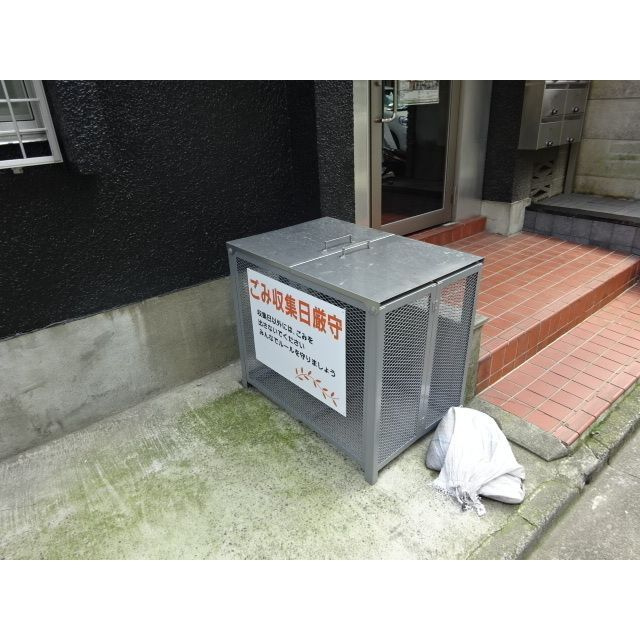 アレンタール西新宿のエントランス