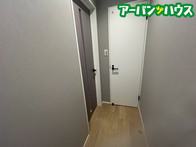 REGALEST 伊島Ⅱの玄関