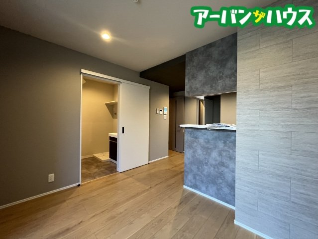 REGALEST 伊島Ⅱの居間・リビング
