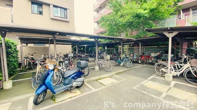 茅ヶ崎市今宿　ファミール茅ヶ崎の駐輪場|バイク置場と駐輪スペース◇