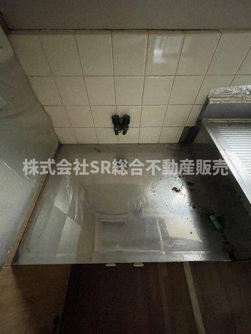 日下町5丁目中古戸建のキッチン|お好きなコンロを置いてお料理できます！