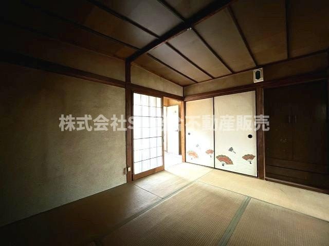 日下町5丁目中古戸建の和室|1F　6.0帖。ダイニングキッチンへの動線も良く使いやすい和室です！